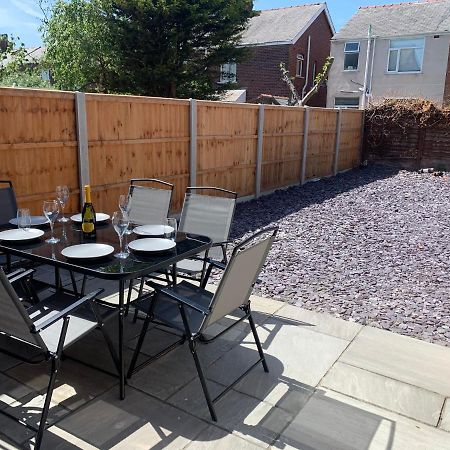 Modern Fully Refurbished 3 Bedroom Home Blackpool Exterior photo