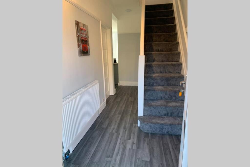 Modern Fully Refurbished 3 Bedroom Home Blackpool Exterior photo
