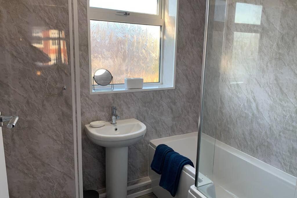 Modern Fully Refurbished 3 Bedroom Home Blackpool Exterior photo